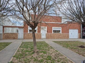 Casa · 165m² · 7 Ambientes · 1 Cochera · Venta Casa de 3 Dorm. en Pilar
