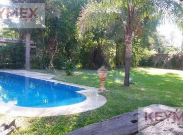 Quinta vacacional · 400m² · 8 Ambientes · Casa Quinta Venta en Ituzaingó 4 Dorm. Galeria Pileta Parrilla Gran Jardin Lote de 1000 m