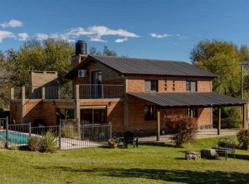Casa · 178m² · 6 Ambientes · 1 Cochera · Venta Casa 2 Dorm. y Pileta Los Reartes Cba.