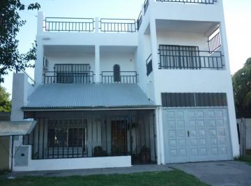 Casa · 110m² · 5 Ambientes · 1 Cochera · Casa de 5 Ambientes Venta en Escobar con Cochera