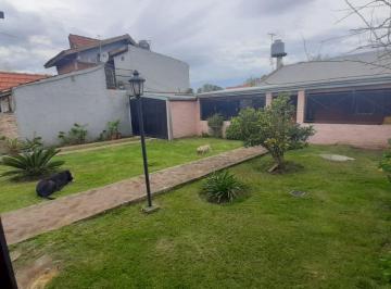 Casa · 65m² · 3 Ambientes · 1 Cochera · Casa 3 Ambientes en Venta Monte Grande con Local