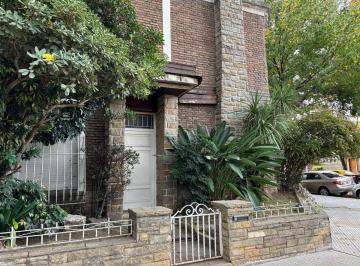 Casa · 201m² · 7 Ambientes · 1 Cochera · Venta Casa 7 Ambientes en Belgrano R