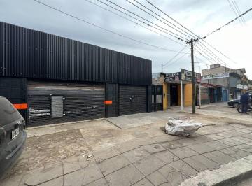 Casa · 266m² · 4 Ambientes · 1 Cochera · 4 Locales + Vivienda Sobre 648 m² de Lote