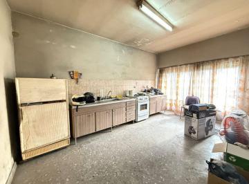 Casa de 3 ambientes, Tres de Febrero · Venta Casa Terreno 3 Amb en Caseros a Refaccionar