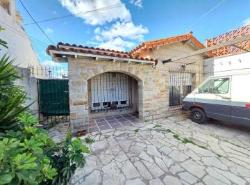 PH · 74m² · 3 Ambientes · 1 Cochera · Venta PH Tipo Casa 3 Ambientes San Justo con Renta