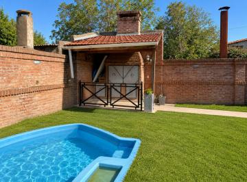 Casa · 110m² · 3 Ambientes · 2 Cocheras · Venta Casa 3 Amb Cochera y Pileta en V. de Mayo