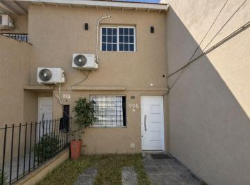 Casa · 54m² · 3 Ambientes · 1 Cochera · Duplex 3 Amb C/cochera, Jardin y Lavadero