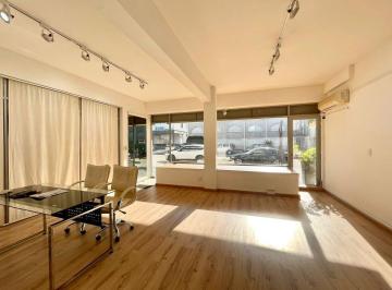 Local comercial · 58m² · 2 Cocheras · Local Comercial en Venta con Renta Punta del Este