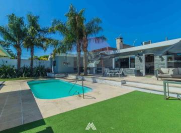 Casa · 350m² · 10 Ambientes · 5 Cocheras · Venta Cómoda Casa + Apartamento en Las Piedras