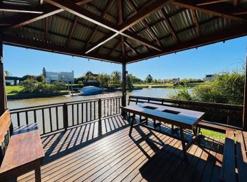 Casa · 430m² · 7 Ambientes · 5 Cocheras · Venta Casa San Marco Al Rio con Amarra - Permuta