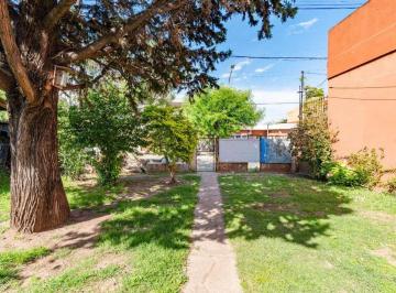 Casa · 60m² · 3 Ambientes · 1 Cochera · Venta Casa 3amb Villa Luzuriaga 366 m² Totales.