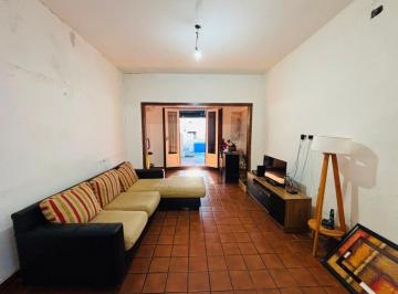 Casa · 160m² · 4 Ambientes · 1 Cochera · Venta Casa 4 Amb Villa Bosch Cochera Patio Permuta
