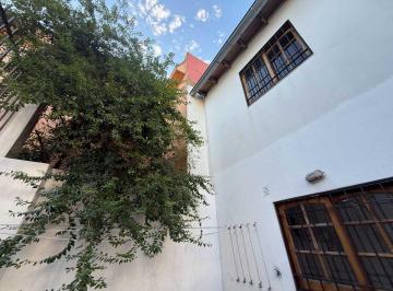 Casa · 85m² · 4 Ambientes · 1 Cochera · Venta Duplex 4 Amb Patio Garage Villa Sarmiento