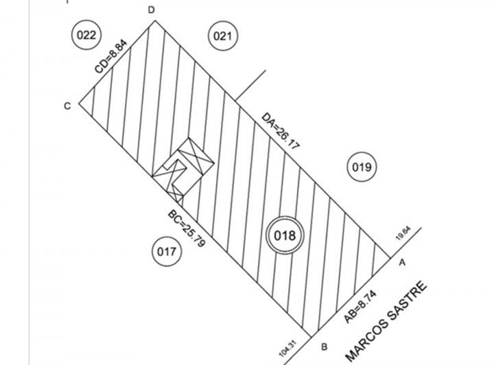 Terreno · 226m²