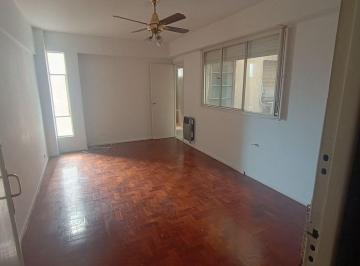 Departamento · 51m² · 3 Ambientes · Venta Departamento 3 Amb Calle Yerbal Floresta