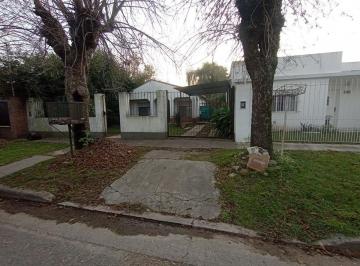 Casa · 75m² · 3 Ambientes · 1 Cochera · Venta Casa