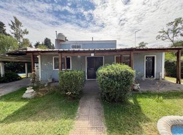 Quinta vacacional · 126m² · 3 Dormitorios · 2 Cocheras · Venta Casa Quinta Pileta Marcos Paz Lote 657 m²