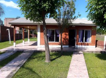 Casa · 150m² · 4 Ambientes · 2 Cocheras · Venta de Casa en Paso de La Patria