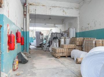 Depósito · 619m² · 2 Galpones en Venta en Villa Dominico C Vivienda