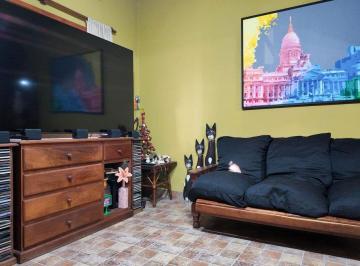 Casa · 146m² · 3 Ambientes · 1 Cochera · Venta Casa 3 Amb Patio Cochera Parrilla Avellaneda