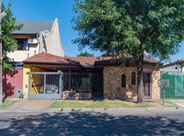 Casa · 196m² · 5 Ambientes · 1 Cochera · Venta Casa 5 Ambientes Hurlingham Apto Crédito