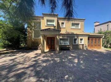 Casa · 224m² · 5 Ambientes · 3 Cocheras · Venta Casa 5 Ambientes El Lauquen San Vicente