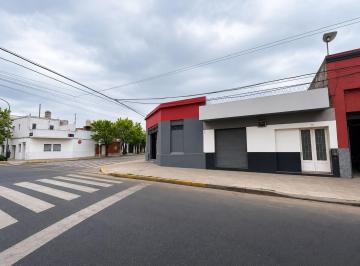 Local comercial · 60m² · Alquiler Local Comercial Mataderos Buena Ubicación