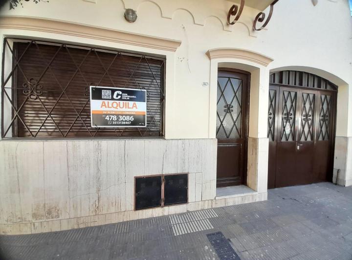 Casa · 180m² · 7 Ambientes