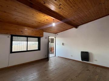 Departamento · 54m² · 2 Ambientes · PH en Venta Los Hornos - La Plata