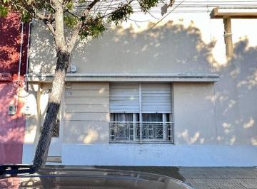 Casa · 188m² · 5 Ambientes · 1 Cochera · Venta Casa Centrica con Garage