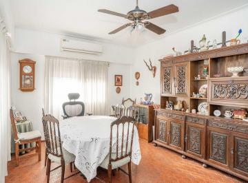 Casa · 180m² · 7 Ambientes · 1 Cochera · Casa en Venta