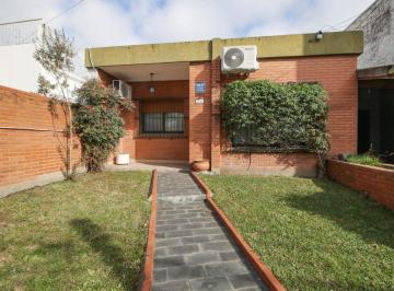 Casa · 150m² · 4 Ambientes · 2 Cocheras · Venta Lote 2 Casas de 4 Amb + Quincho y Cochera