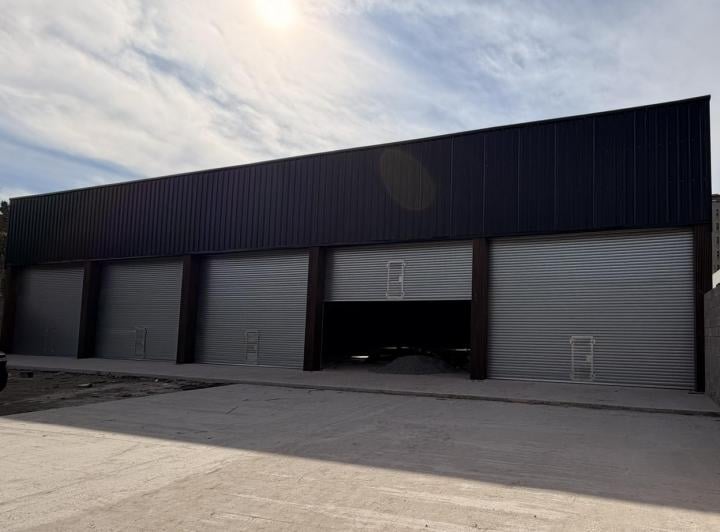 Local comercial · 216m²