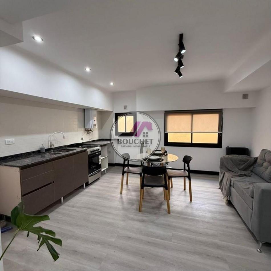 Departamento de 2 ambientes en venta, contrafrente en 1er piso, luminoso y amoblado