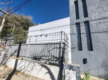 Casa de 2 ambientes, Córdoba · Villa Belgrano - Venta Casa 1 Dorm Jardín Quincho y Parrilla - Cochera 3 Autos Paneles Solares