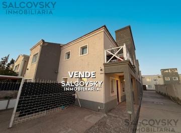 Departamento · 74m² · 3 Ambientes · 1 Cochera · Departamento Tipo Duplex en Venta con Garage en Puerto Madryn