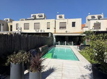 Casa de 3 ambientes, Córdoba · Siete Soles Duplares Duplex Categoria Pileta Climatizada! Patio Unico! 180 m²
