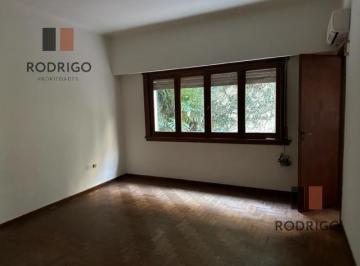 Casa · 240m² · 4 Ambientes · 1 Cochera · Casa en Alquiler 46 1 y 2