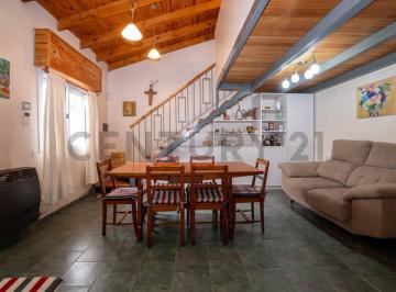 Casa · 100m² · 4 Ambientes · 2 Cocheras · Casa en Venta en Villa Elisa