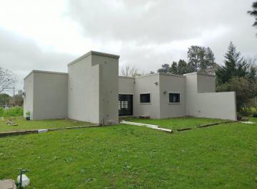 Casa · 130m² · 3 Ambientes · 1 Cochera · Casa 3 Ambientes Venta Cañuelas Zona Extrategica
