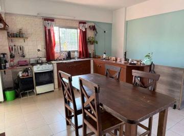 Casa · 175m² · 4 Ambientes · 2 Cocheras · Venta Casa en Pablo Podesta con Local