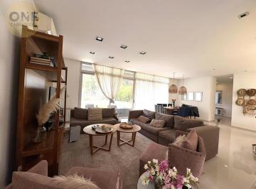 Casa · 180m² · 5 Ambientes · Casa en Grand Bell I - City Bell