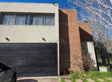 Departamento de 4 ambientes, La Plata · Duplex de 2 Dorm., Cochera Doble, Verde.