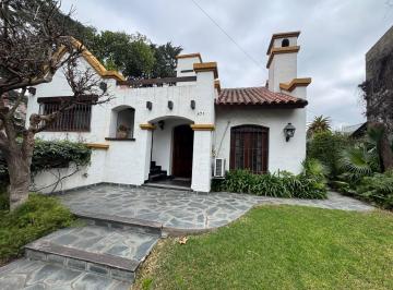 Casa · 239m² · 5 Ambientes · 2 Cocheras · Muy Linda Casa en Muñiz