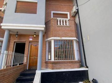 PH · 120m² · 5 Ambientes · 1 Cochera · PH en Saavedra