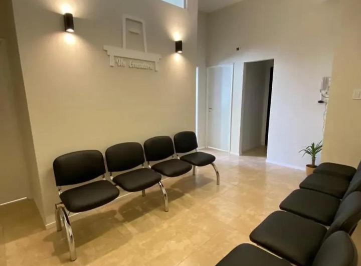 Consultorio · 100m² · 6 Ambientes