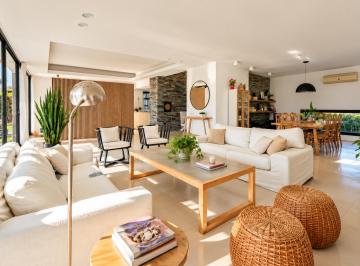 Casa de 8 ambientes, Tigre · Casa de Categoría con 4 Dorm., Pileta y Gran Privacidad – Lagos del Norte