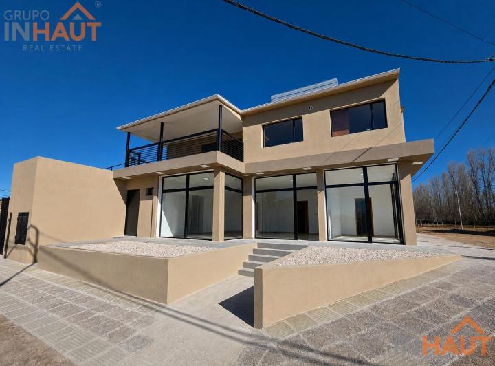 Local comercial · 265m² · 7 Ambientes · 5 Cocheras