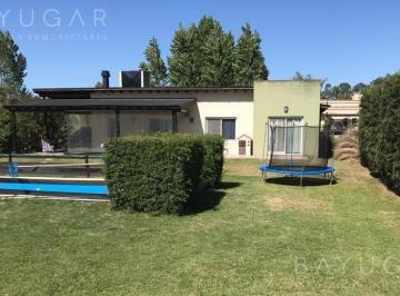 Casa · 128m² · 4 Ambientes · 5 Cocheras · Venta Casa - Lomas de San Francisco / Open Door / Apto Crédito