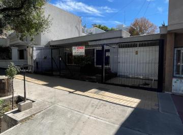 Casa de 10 ambientes, Ciudad de Mendoza · Casa en Venta - 5 Dorm, 3 Baños y Cochera Para 1 Vehiculo en 5ta Sección, Ciudad de Mendoza
